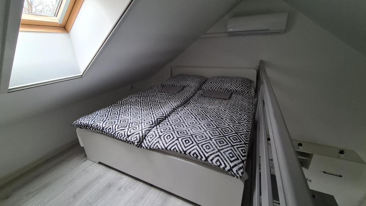 Gyulai-Fuerdo-Apartman Ii. 外观 照片