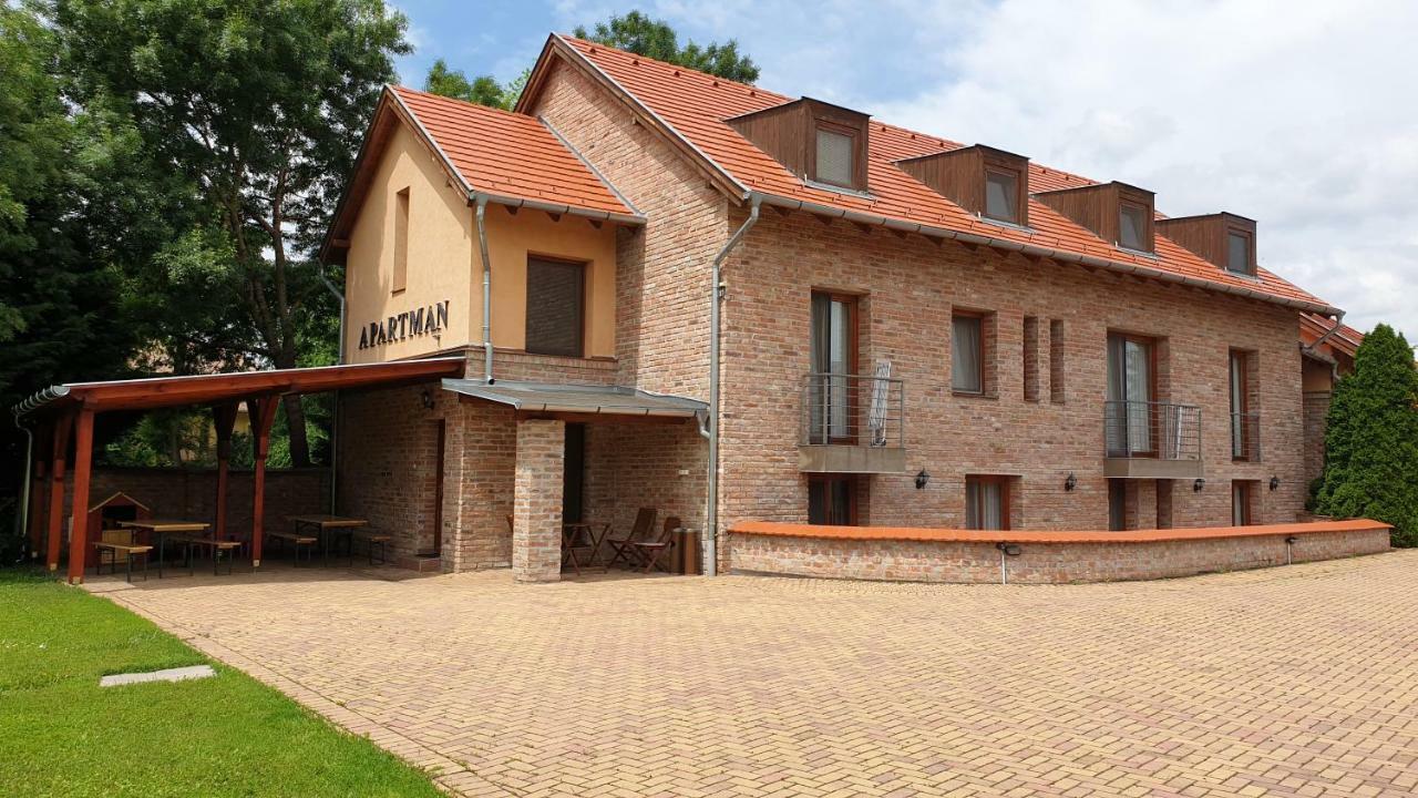 Gyulai-Fuerdo-Apartman Ii. 外观 照片