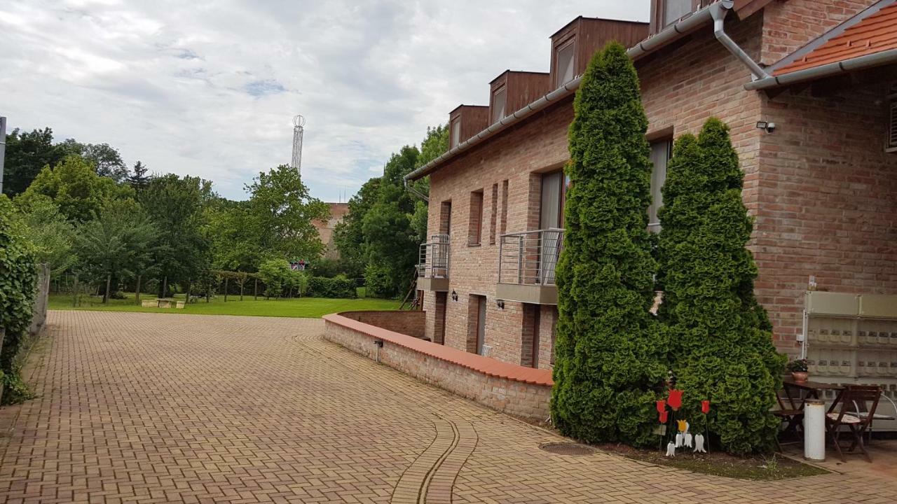 Gyulai-Fuerdo-Apartman Ii. 外观 照片